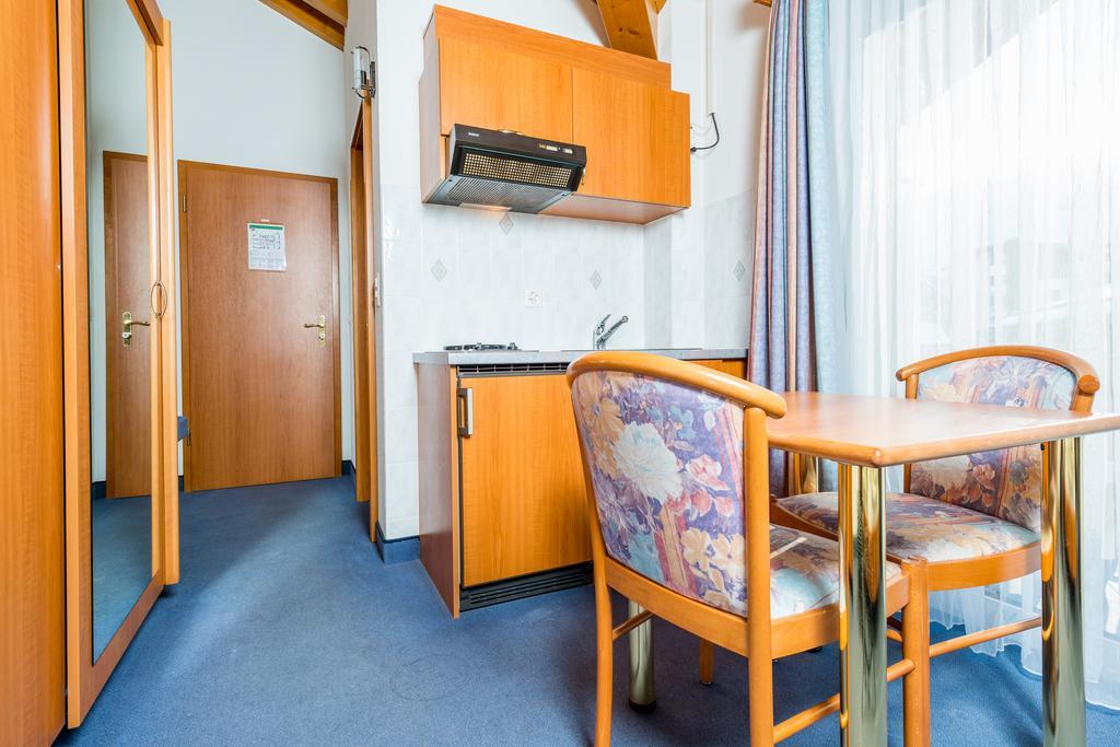 Hotel Alpenperle Saas-Fee Bagian luar foto