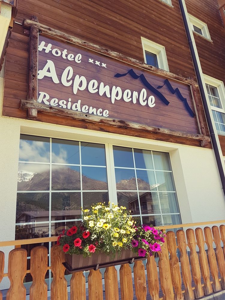 Hotel Alpenperle Saas-Fee Bagian luar foto