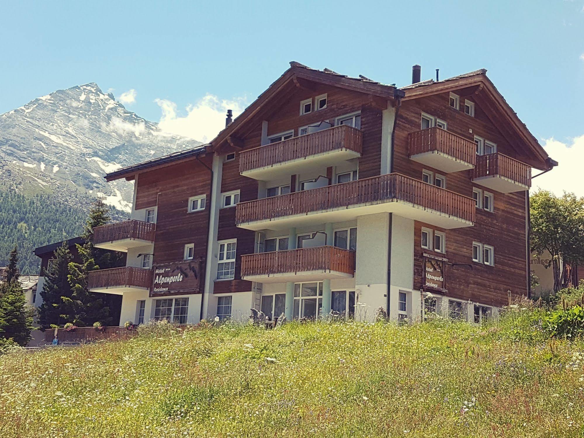 Hotel Alpenperle Saas-Fee Bagian luar foto