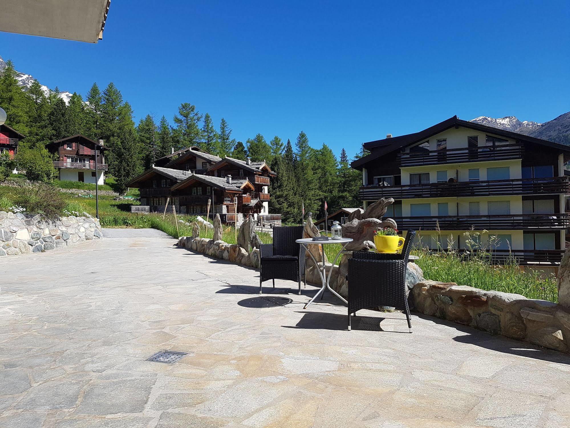 Hotel Alpenperle Saas-Fee Bagian luar foto