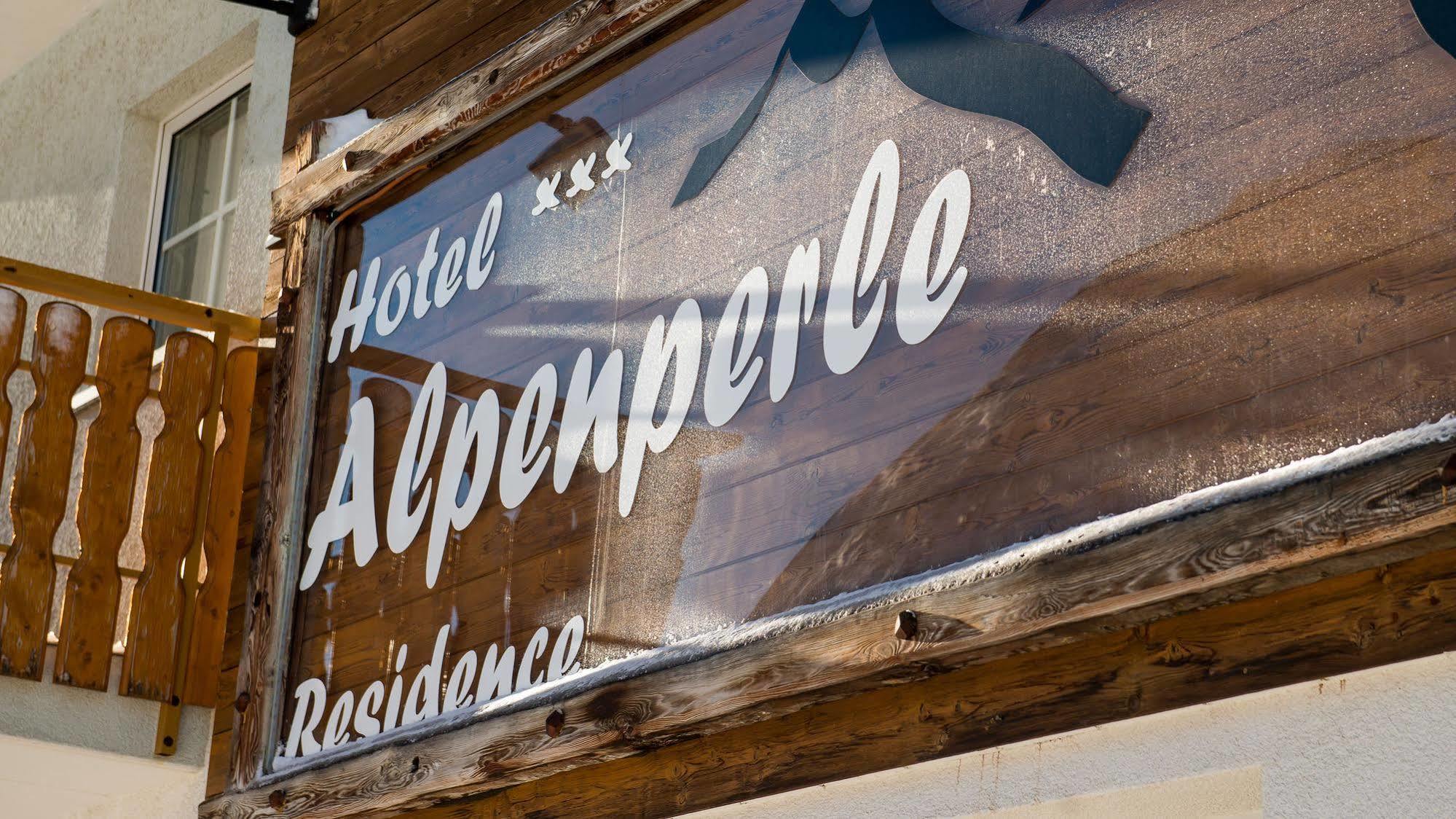 Hotel Alpenperle Saas-Fee Bagian luar foto
