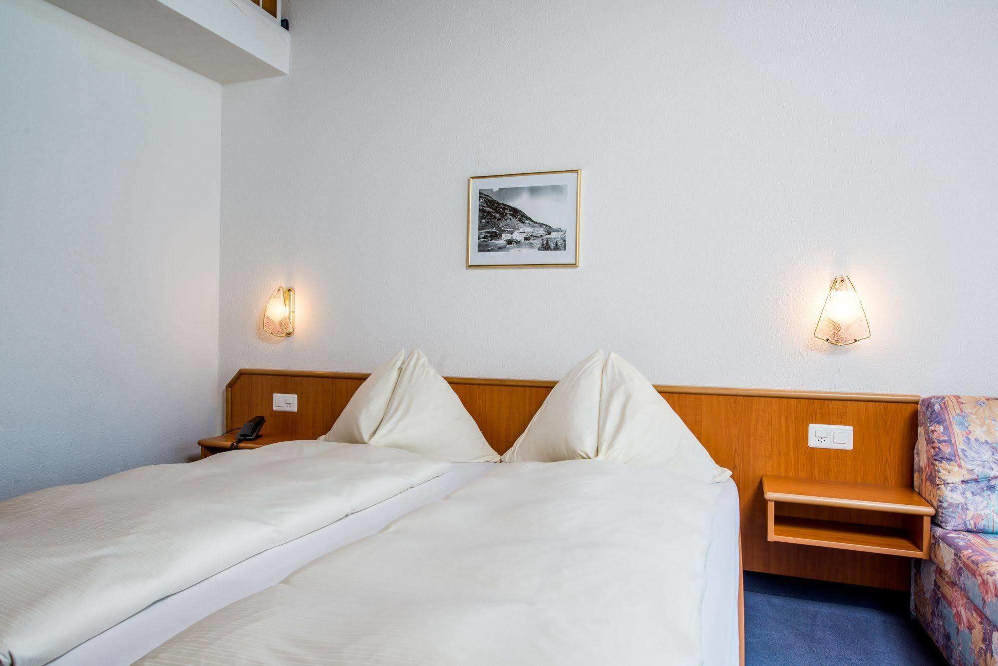 Hotel Alpenperle Saas-Fee Bagian luar foto
