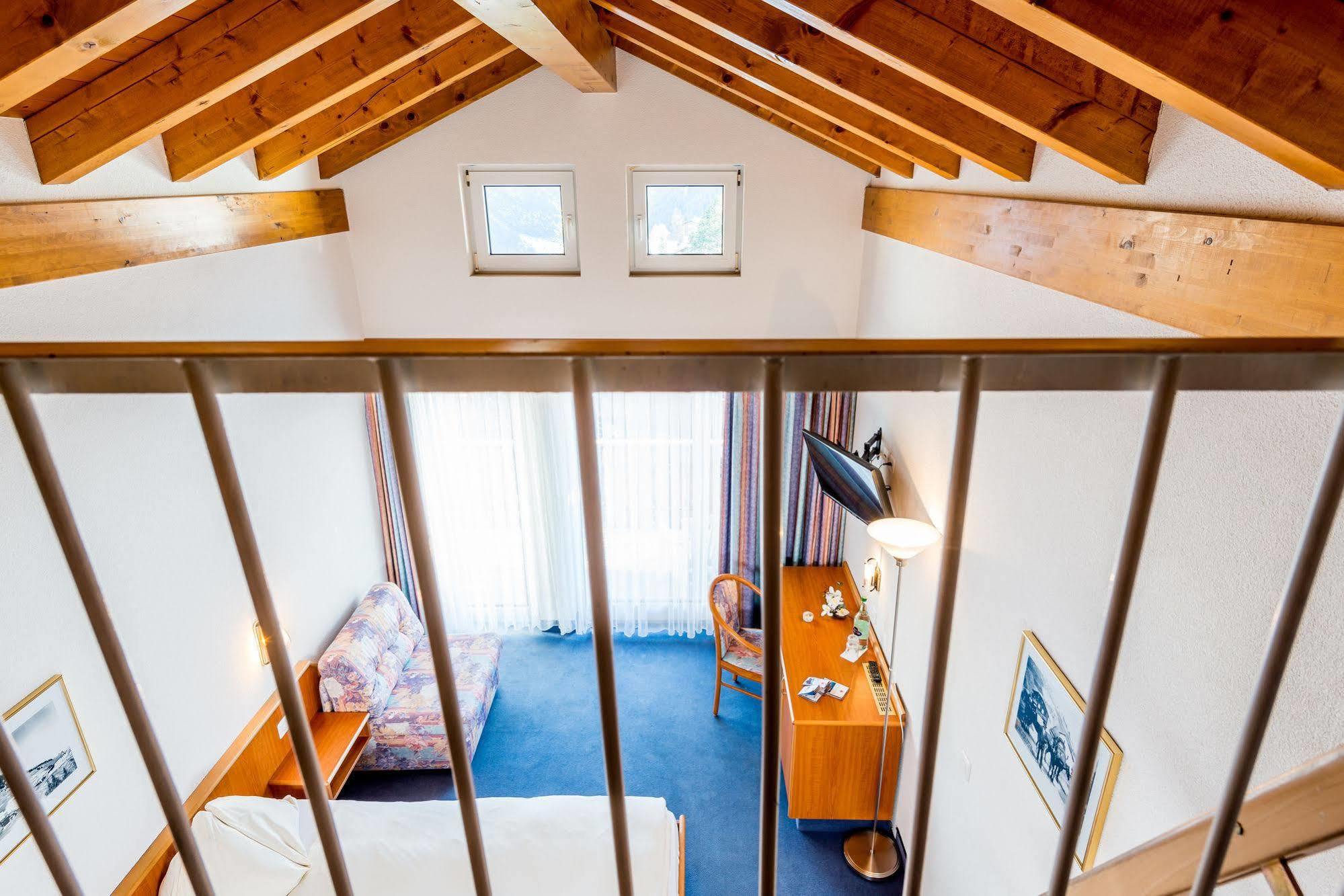 Hotel Alpenperle Saas-Fee Bagian luar foto