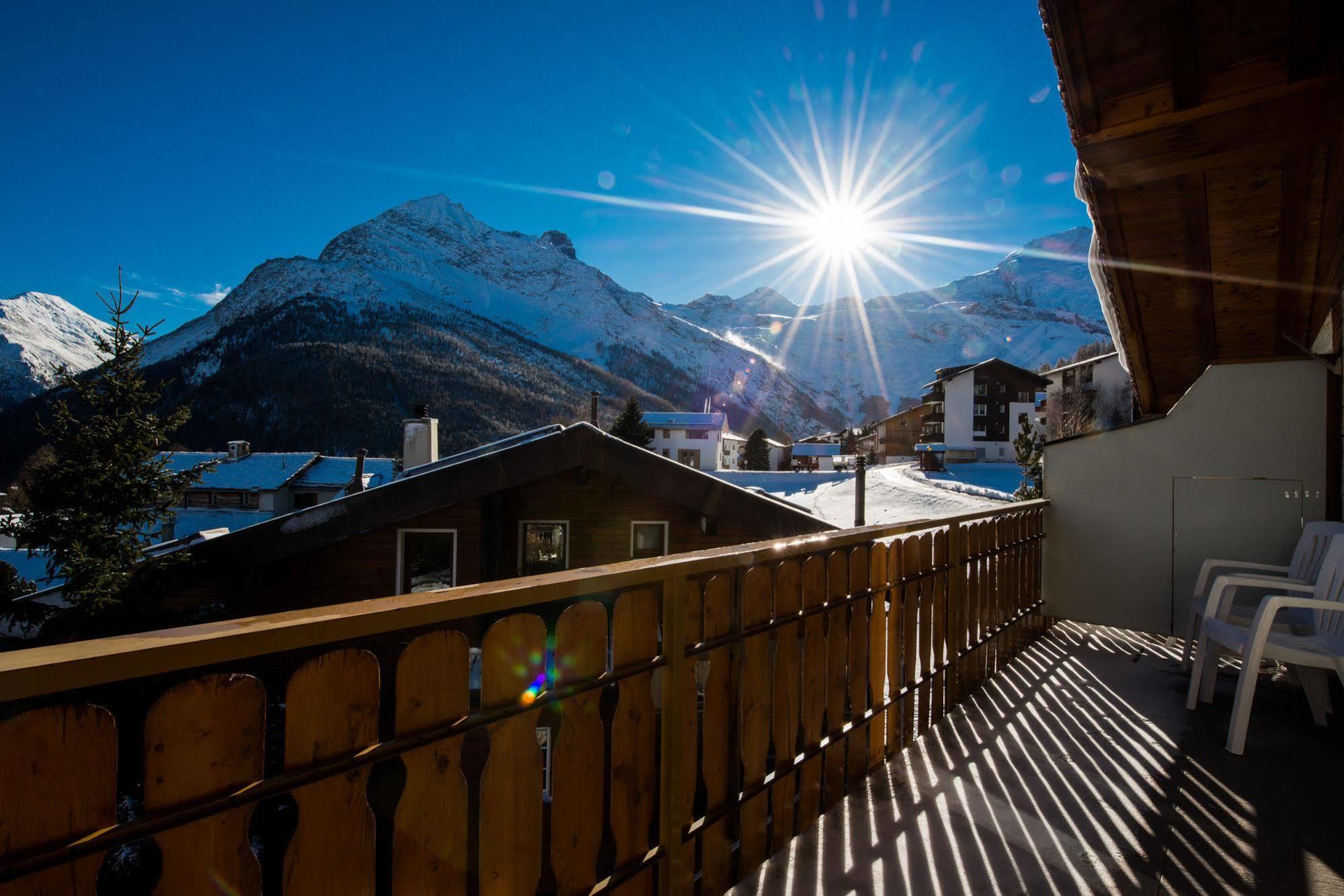 Hotel Alpenperle Saas-Fee Bagian luar foto