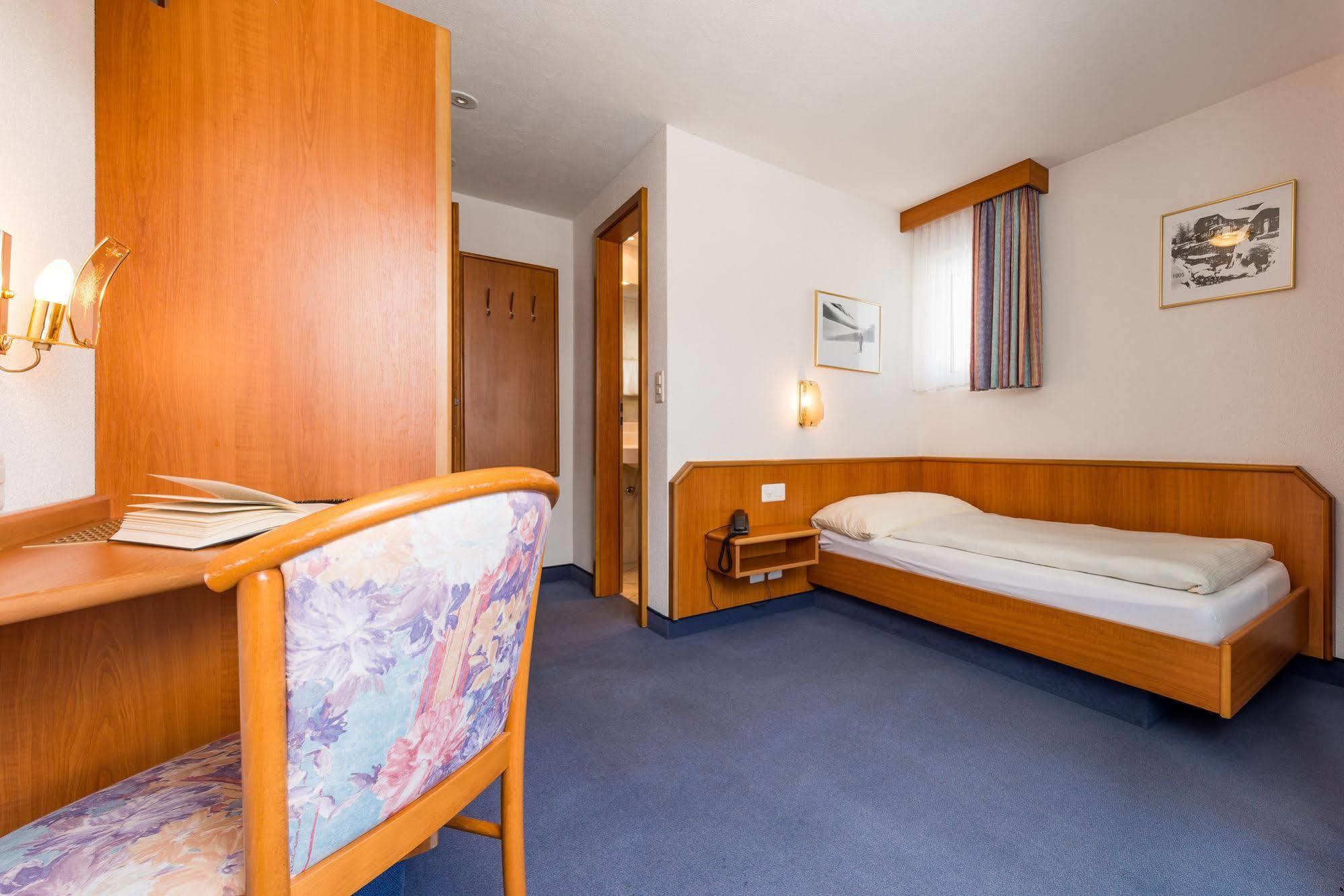 Hotel Alpenperle Saas-Fee Bagian luar foto