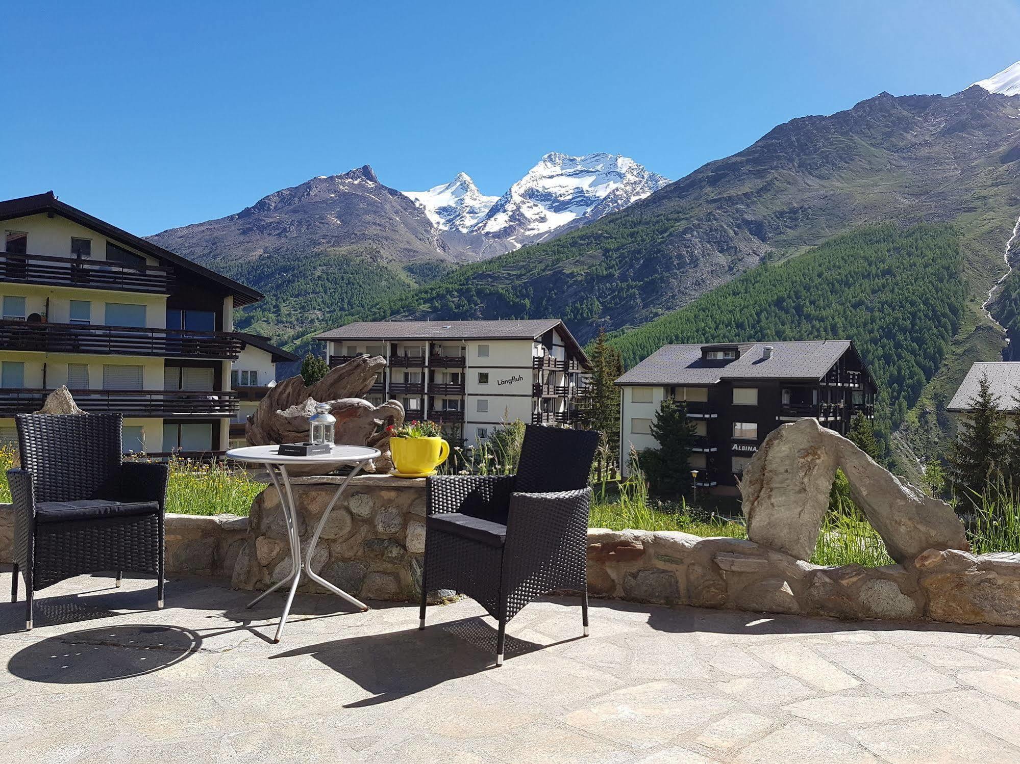 Hotel Alpenperle Saas-Fee Bagian luar foto